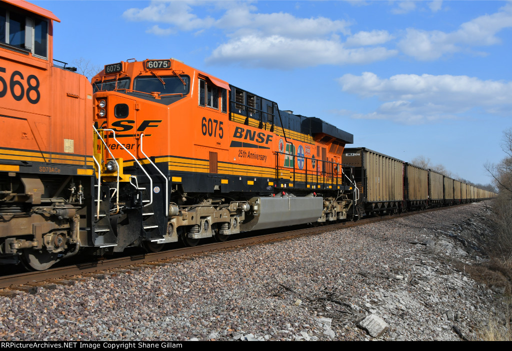 BNSF 6075 25th unit.